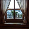 6 Smart Features of HT102 Awning Window Designs